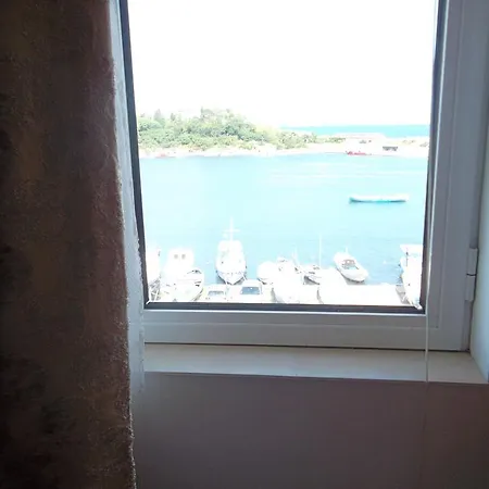 Vesela Guest house 3*